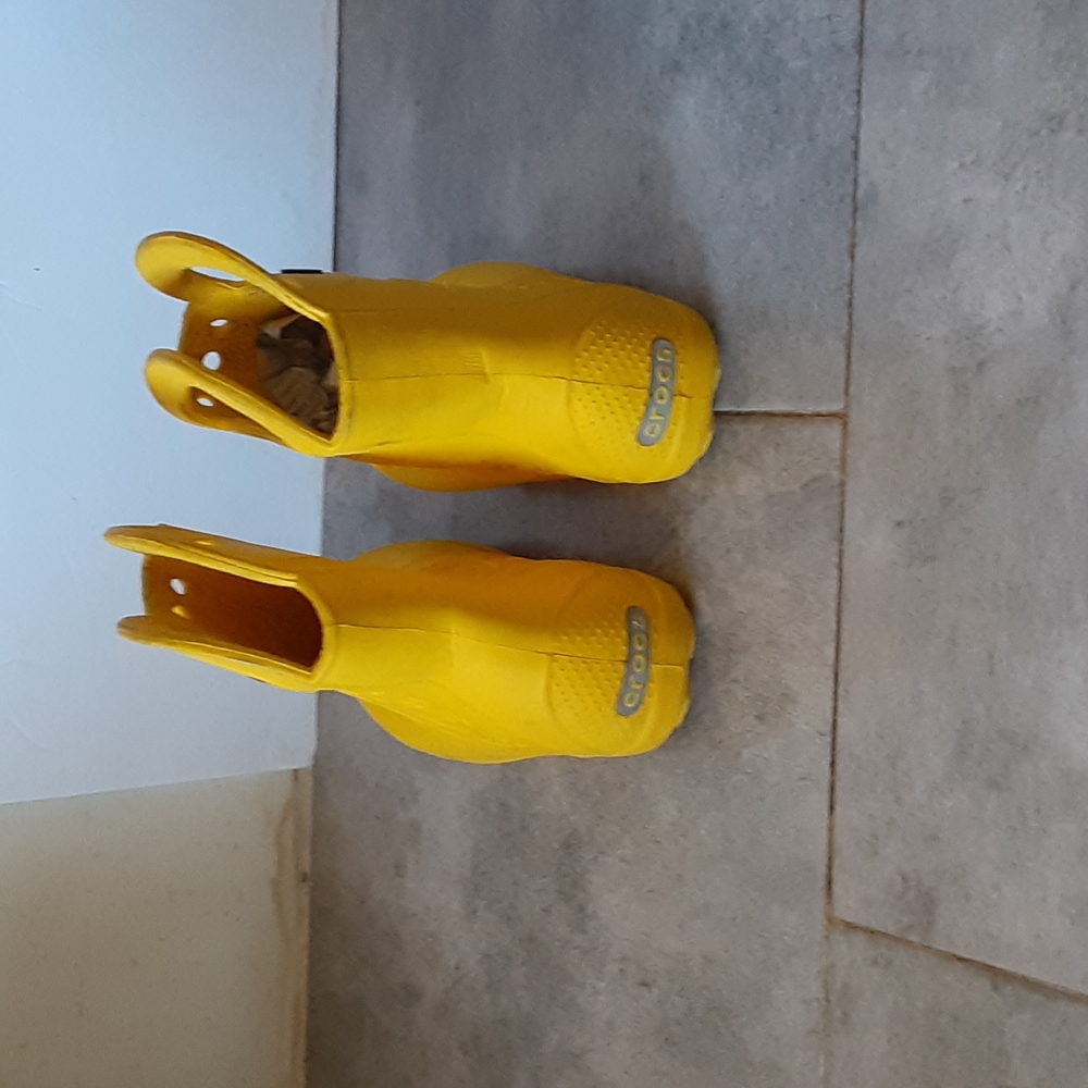 CROCS  SIZE  8 KIDS - Picture 4 of 5